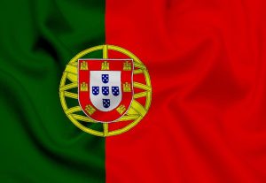 Flagge Portugal: grün und rot mit Wappen in der Mitte