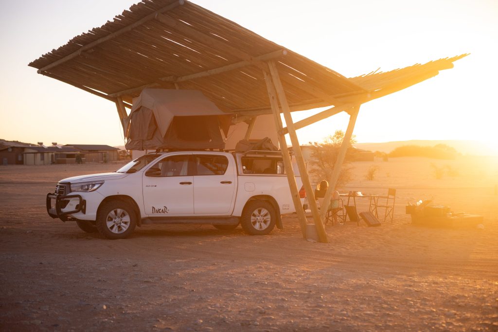 Campsite im Sossusvlei im Sonnenuntergang