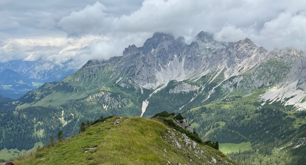 Blick vom Sulzenschneid auf die Bergkette